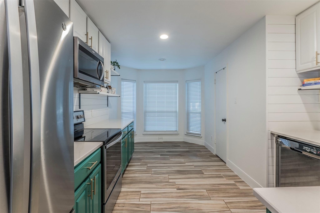 2126 River Hollow Dr - Photo 5