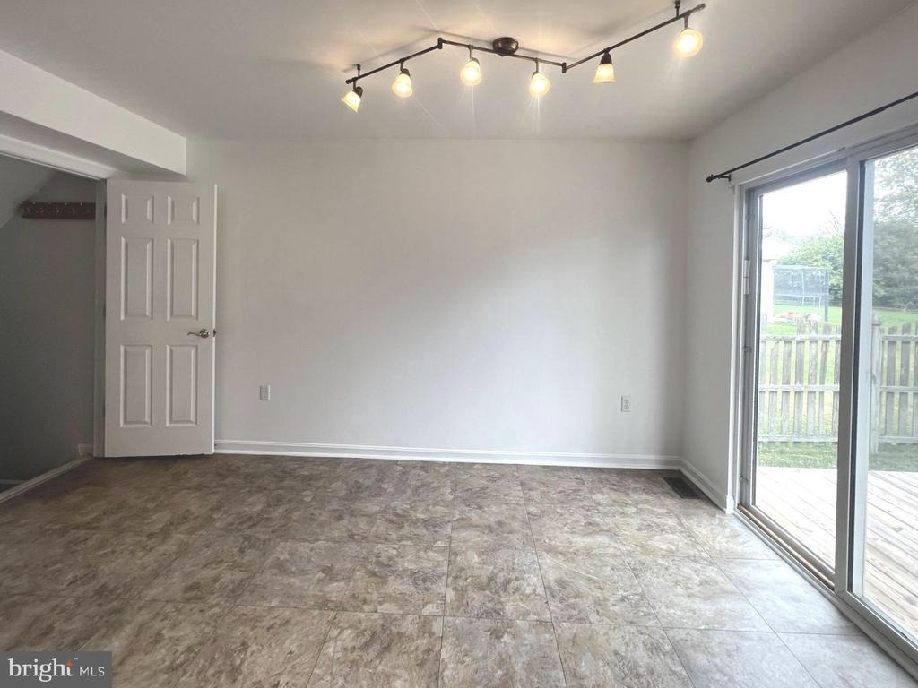 513 Willow Avenue - Photo 5