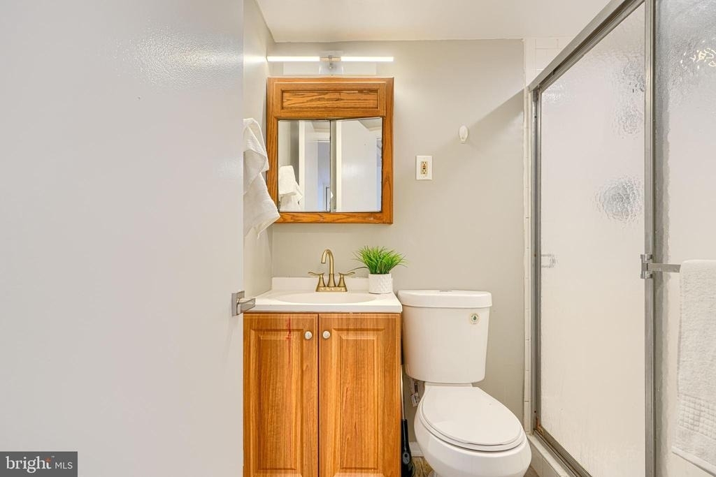 3645 Glengyle Avenue - Photo 19