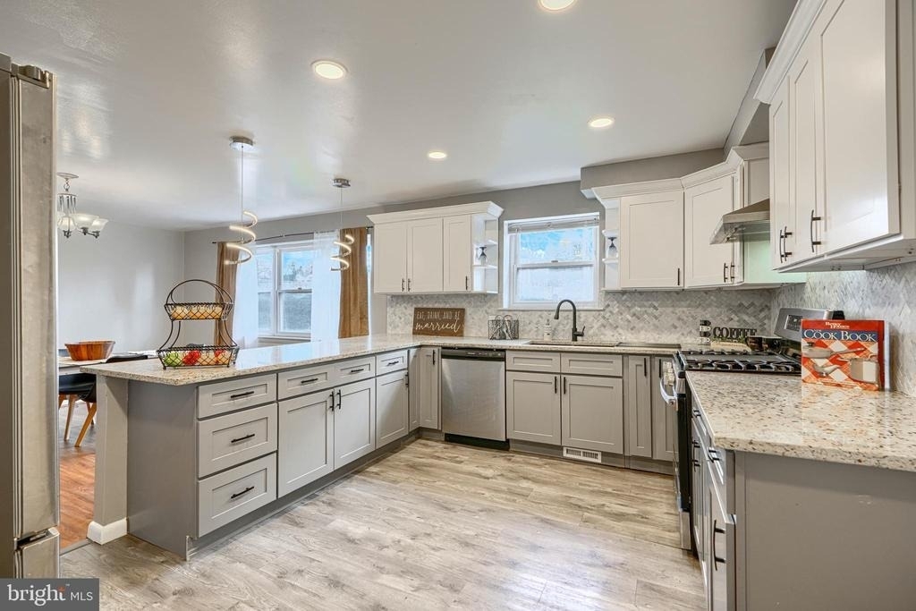 3645 Glengyle Avenue - Photo 5