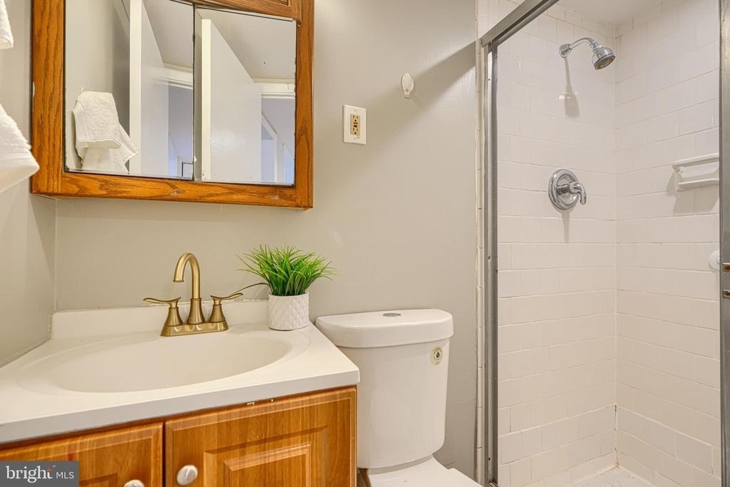 3645 Glengyle Avenue - Photo 20