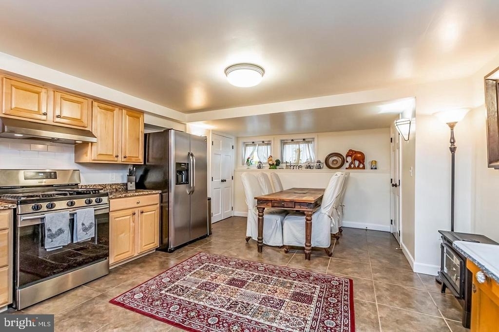 335 Drew Street - Photo 3