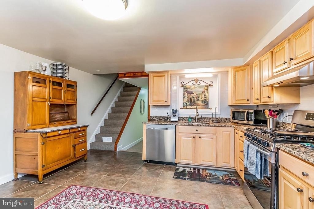 335 Drew Street - Photo 4