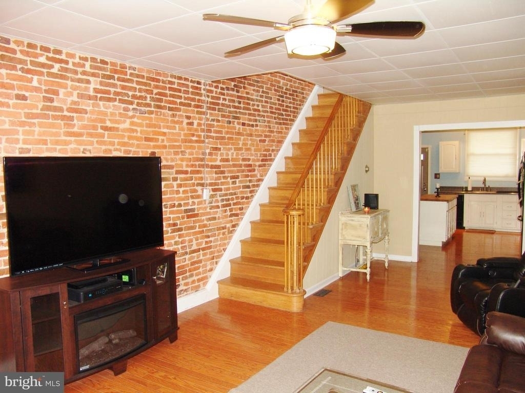 3720 Foster Avenue - Photo 2