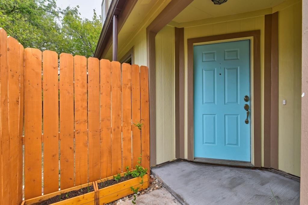 6002 Baton Rouge Dr - Photo 2