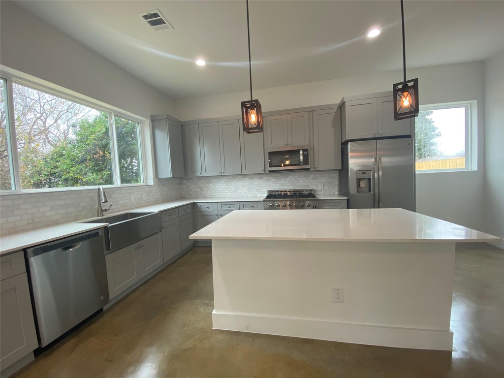 1916 Webberville Rd - Photo 5