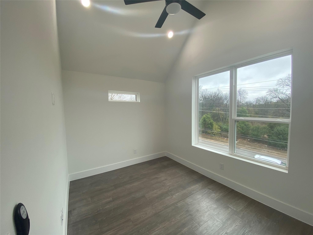 1916 Webberville Rd - Photo 2