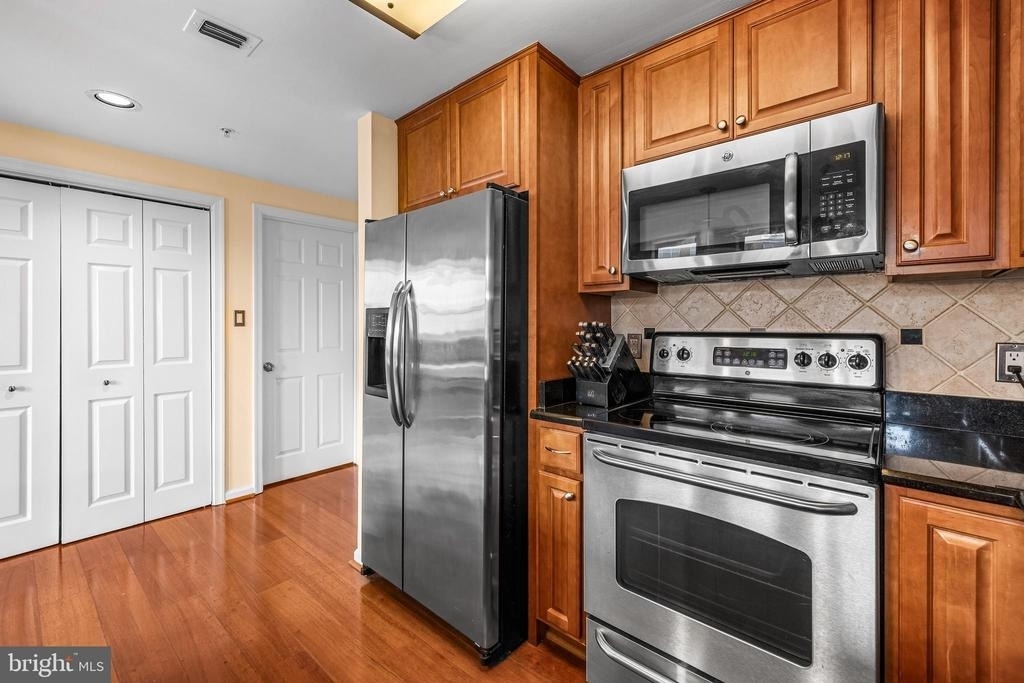 1000 Fell Street - Photo 9