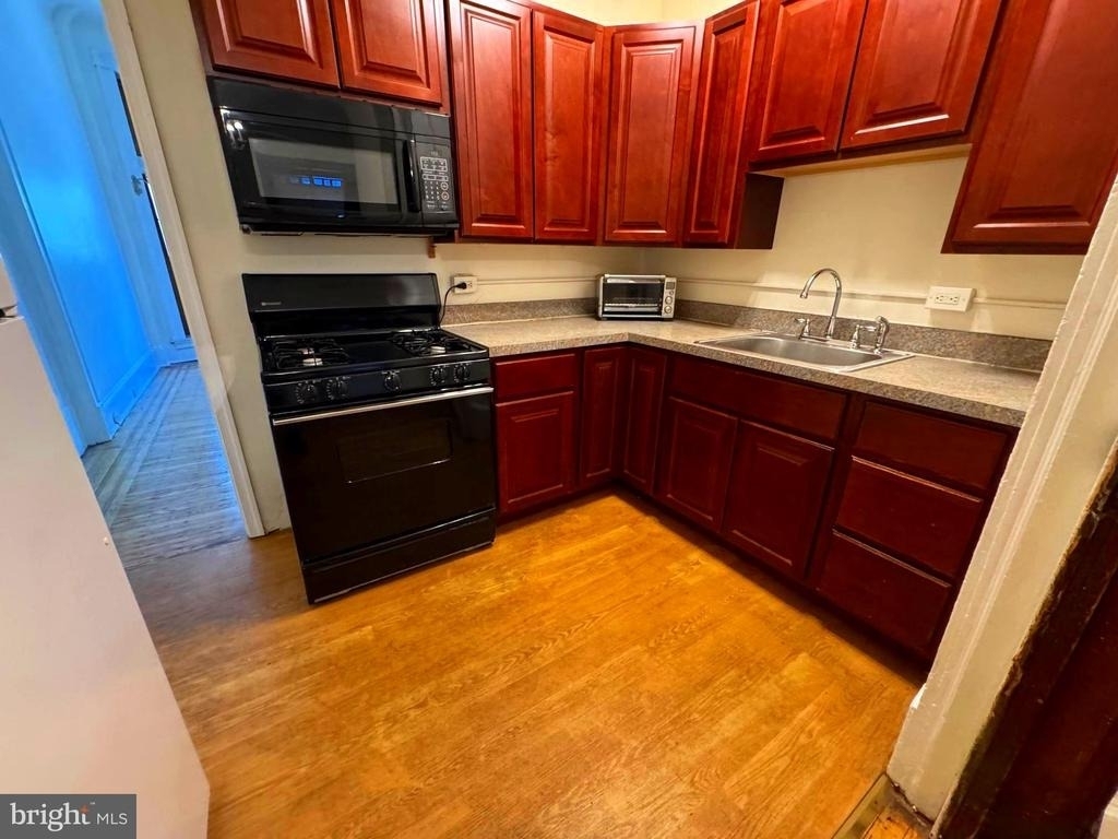 1704 Saint Paul Street - Photo 5