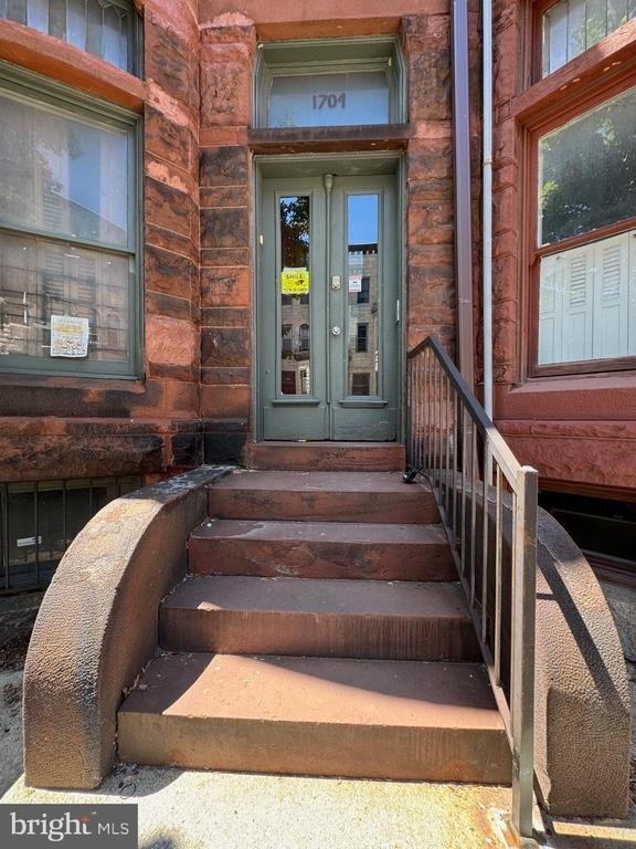1704 Saint Paul Street - Photo 2