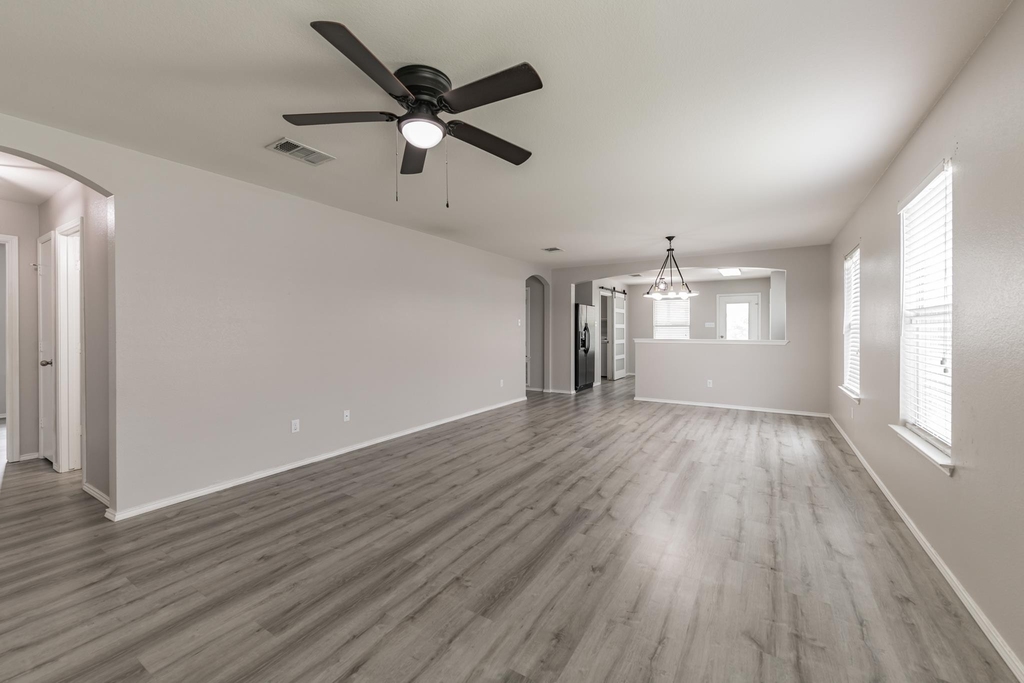 105 Pullman Place Blvd - Photo 2