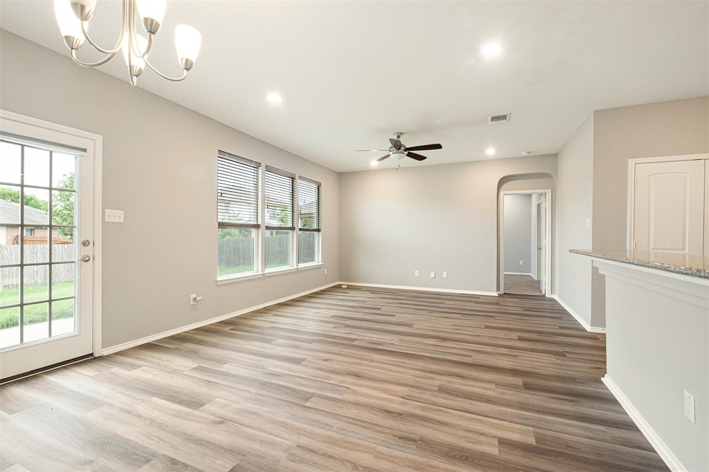 12401 Franklin D Roosevelt St - Photo 10
