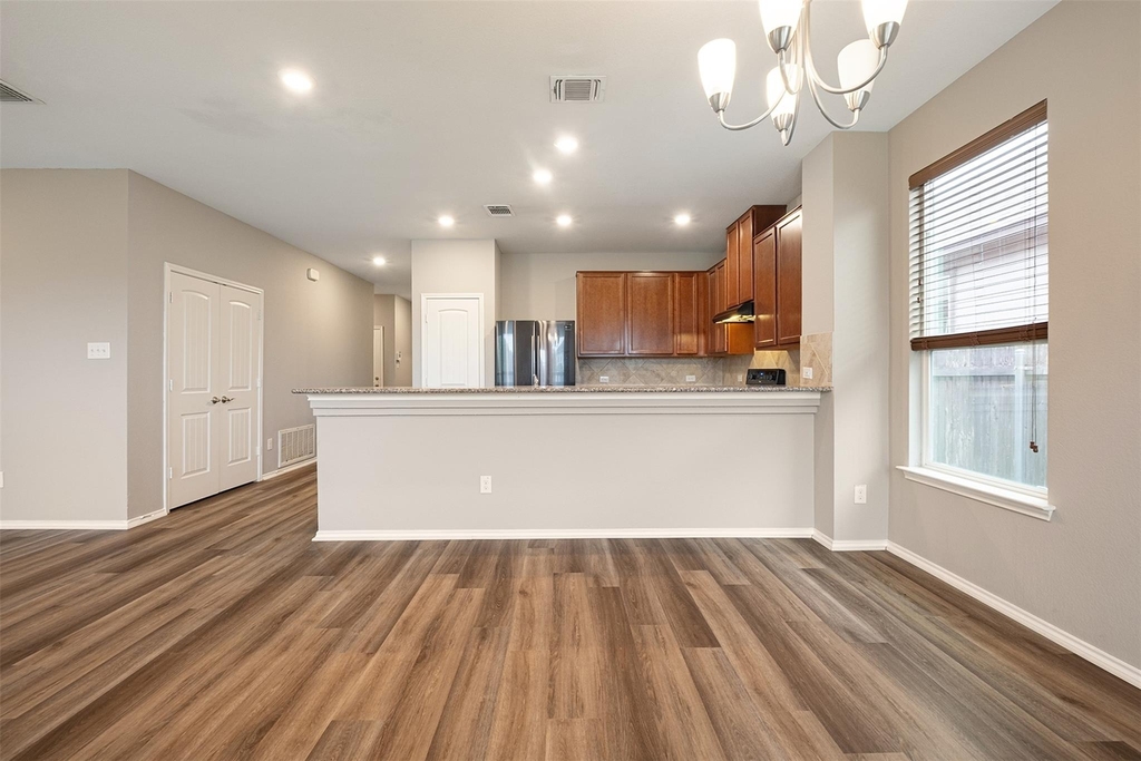 12401 Franklin D Roosevelt St - Photo 9