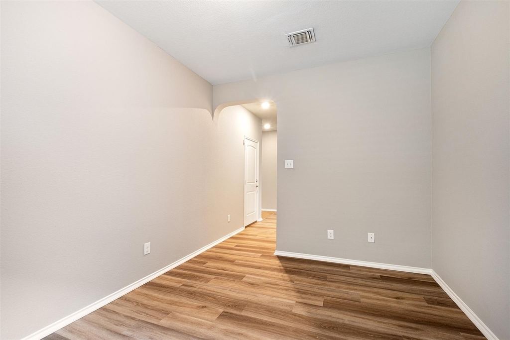 12401 Franklin D Roosevelt St - Photo 27