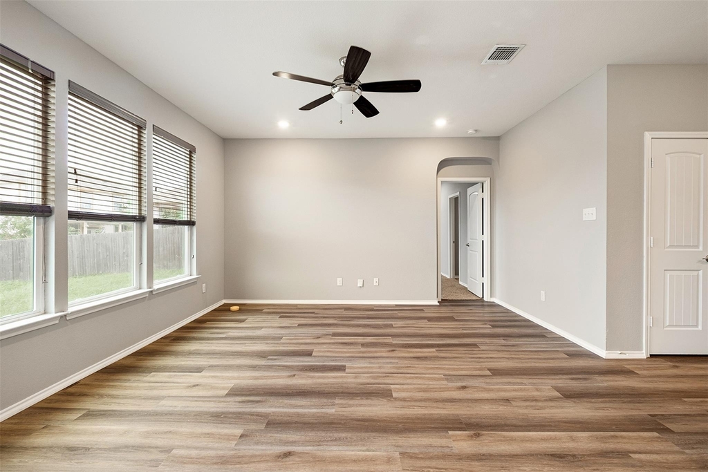 12401 Franklin D Roosevelt St - Photo 11
