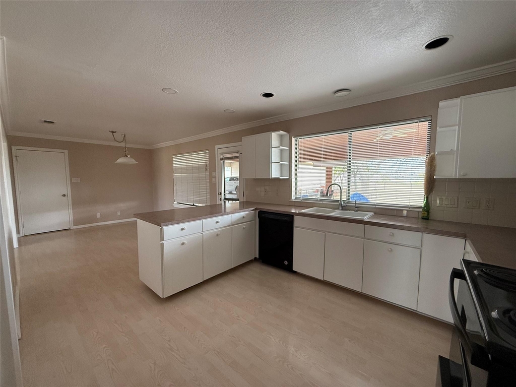 5850 Dacy Ln - Photo 6
