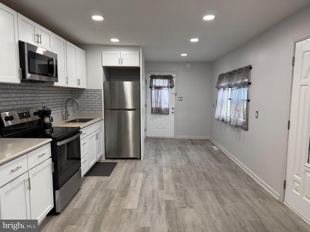 10 W Burton Avenue - Photo 3