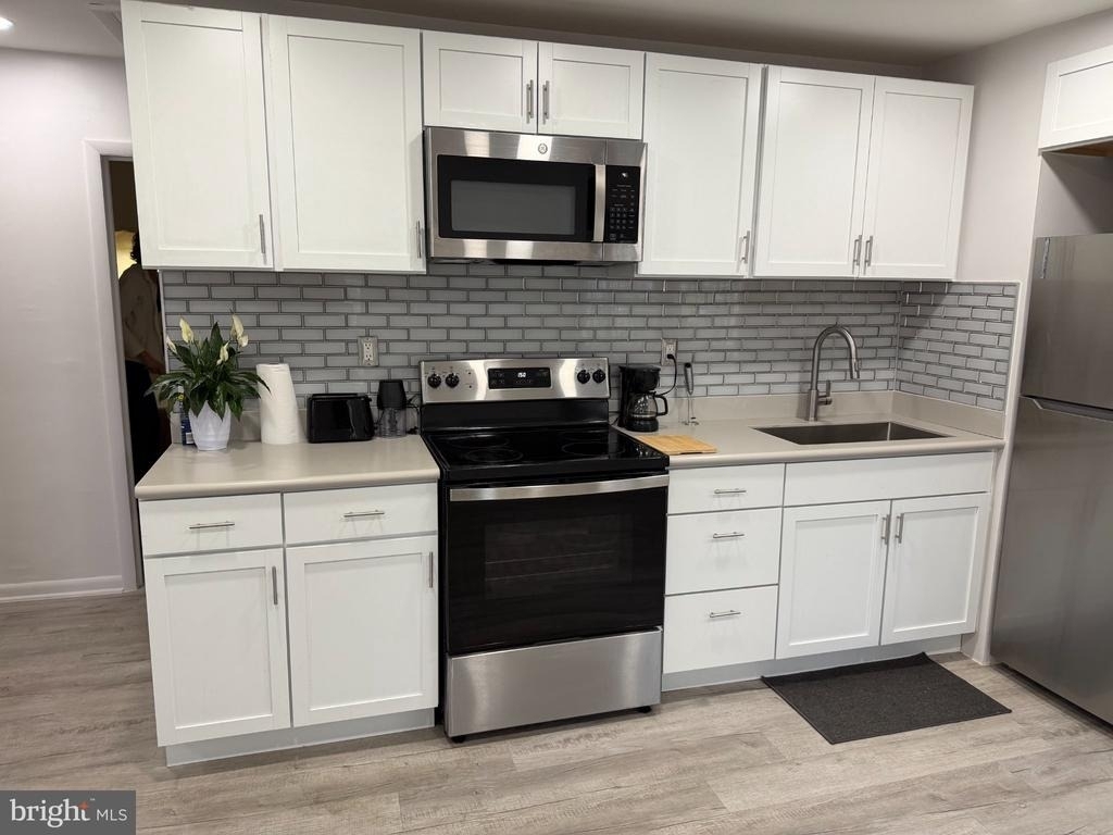 10 W Burton Avenue - Photo 1
