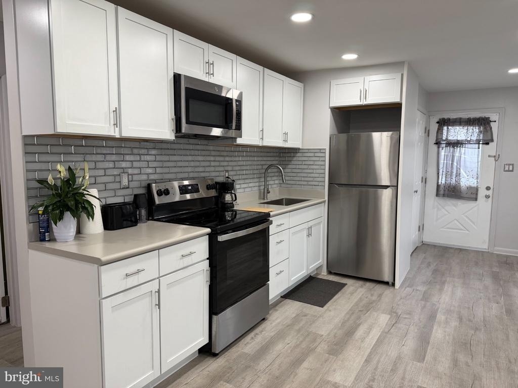 10 W Burton Avenue - Photo 2