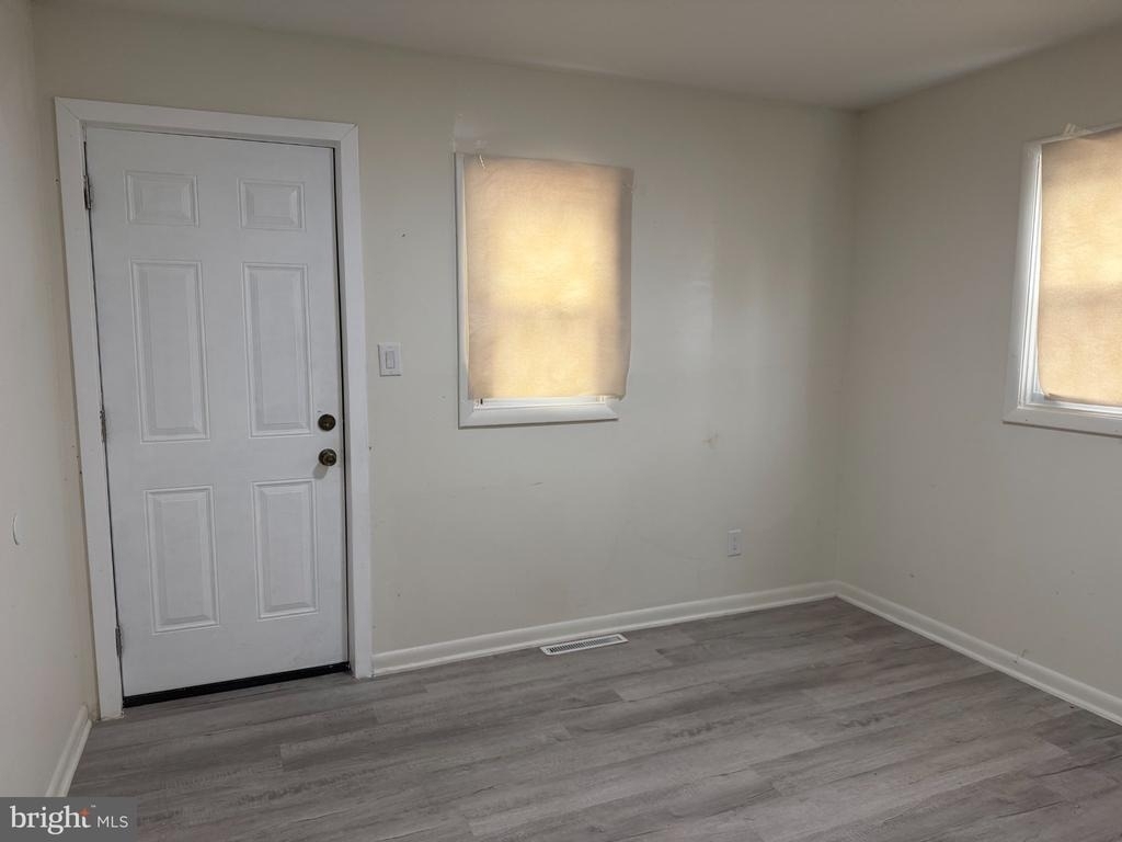 10 W Burton Avenue - Photo 8