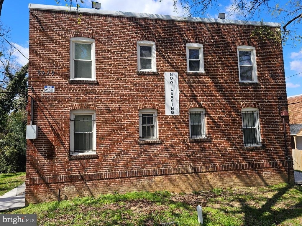 3929 4th Street Se - Photo 0