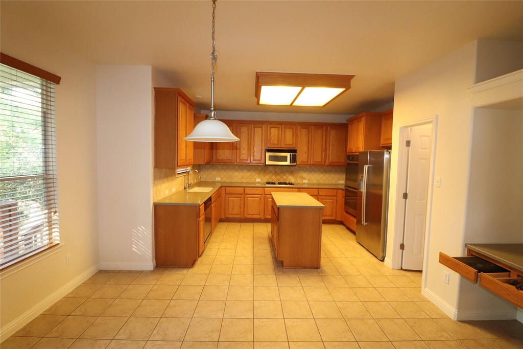 806 Zappa Dr - Photo 17
