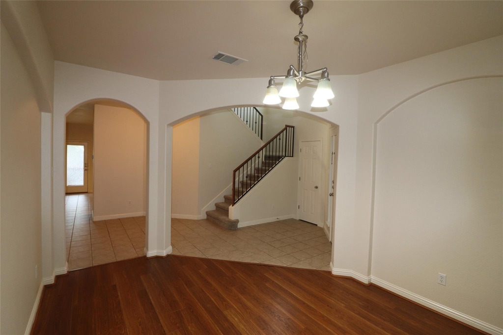 806 Zappa Dr - Photo 19