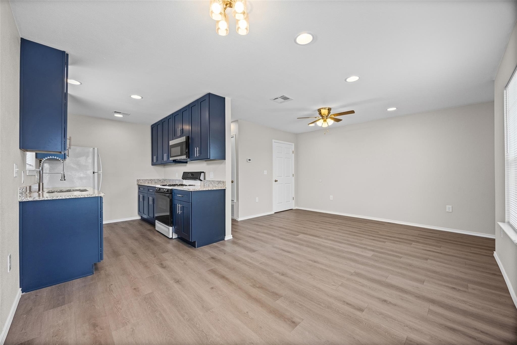 2615 Ektom Dr - Photo 7