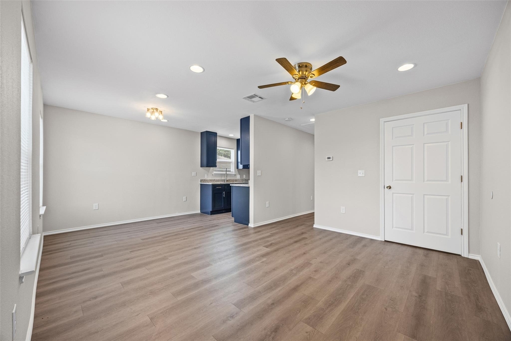 2615 Ektom Dr - Photo 8