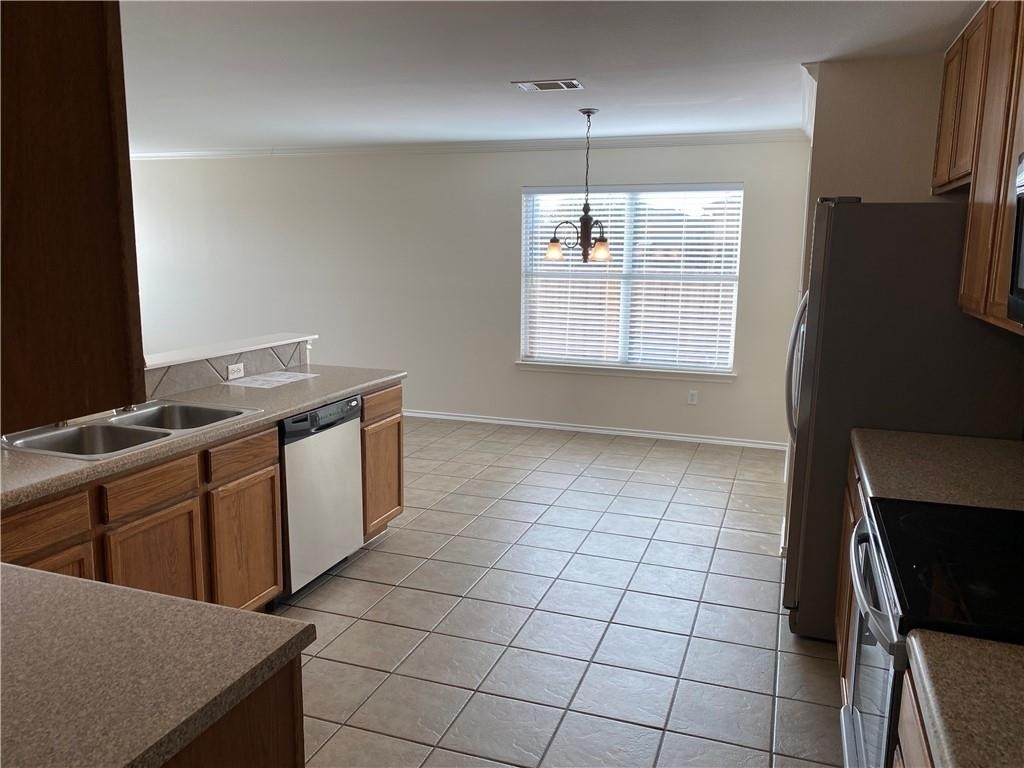 804 Sherry Dr - Photo 5