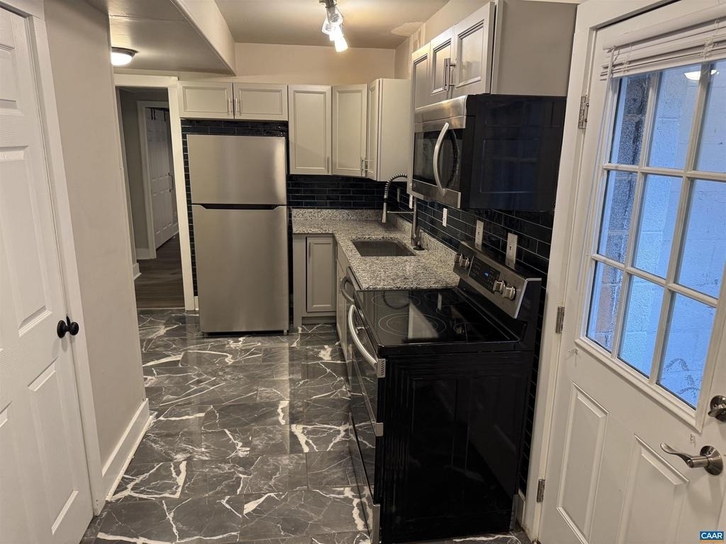 506 Hanover St - Photo 6