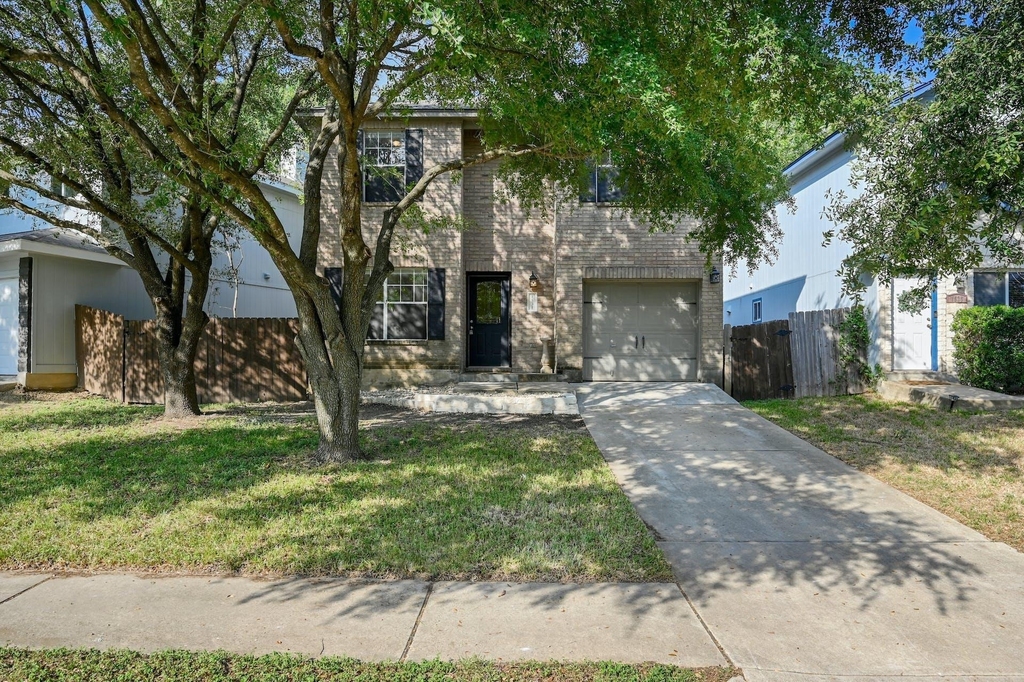1531 Parkfield Cir - Photo 0