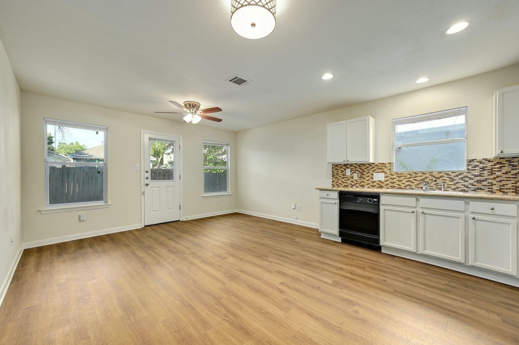 1531 Parkfield Cir - Photo 6