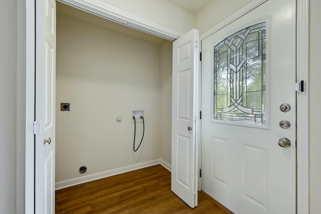 1531 Parkfield Cir - Photo 9