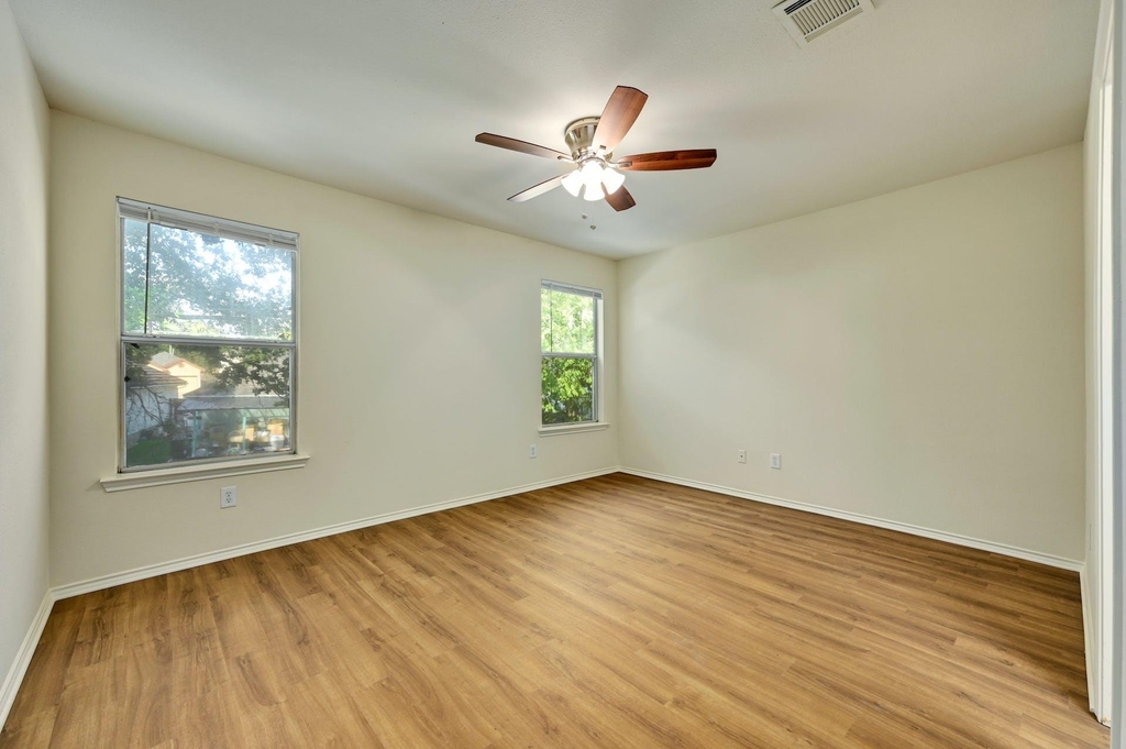 1531 Parkfield Cir - Photo 11
