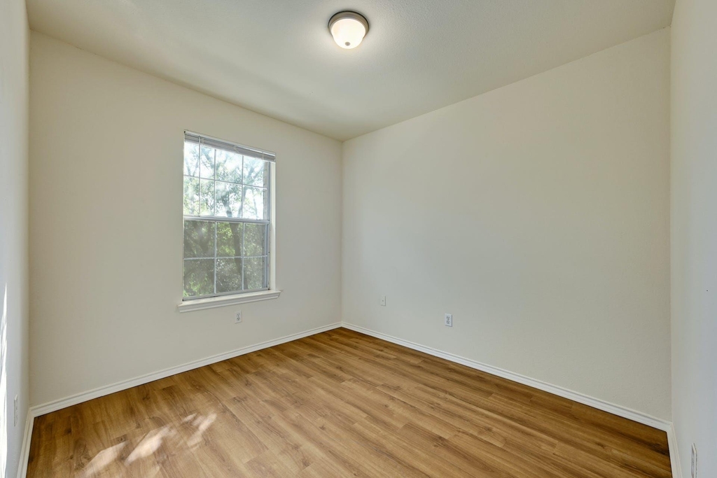 1531 Parkfield Cir - Photo 13
