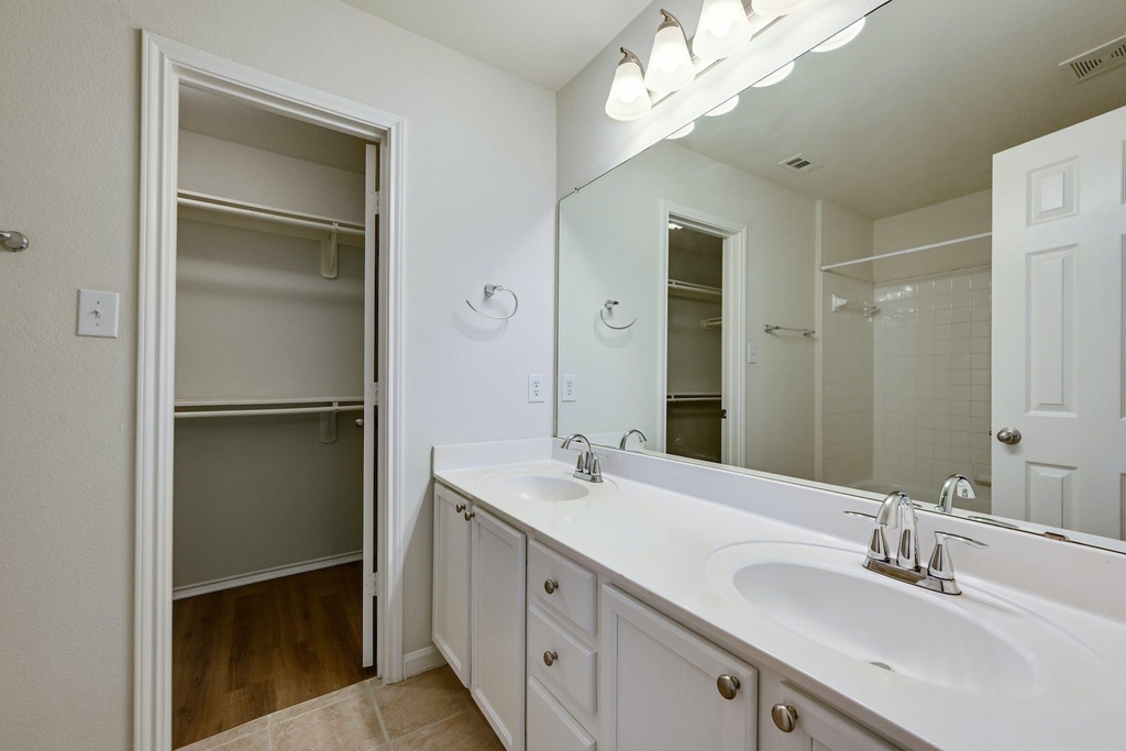1531 Parkfield Cir - Photo 16