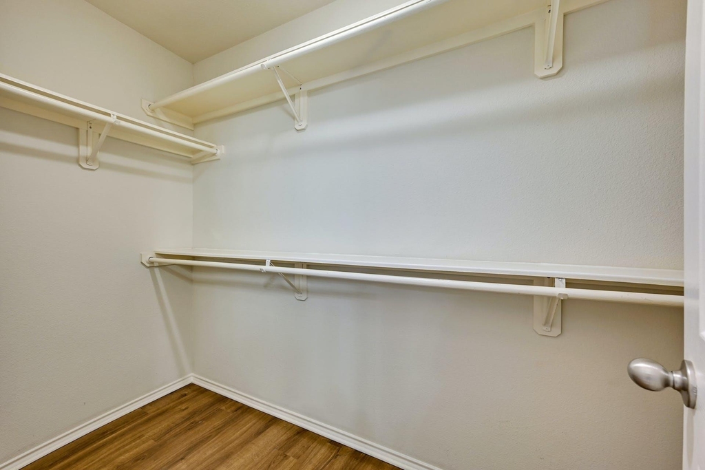 1531 Parkfield Cir - Photo 12