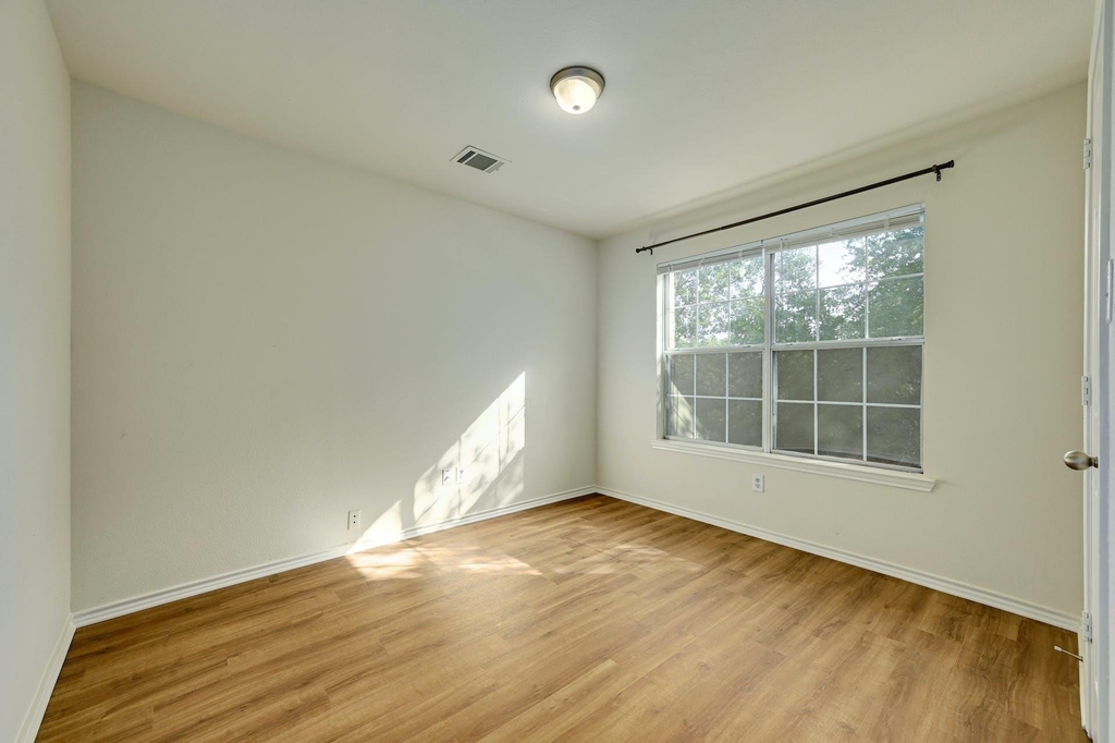 1531 Parkfield Cir - Photo 14
