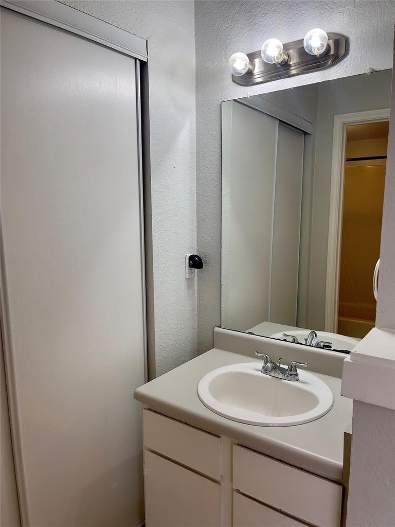 513 South Park Dr - Photo 8