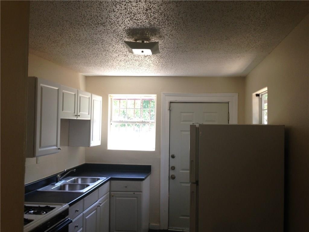 1704 Tillery St - Photo 3