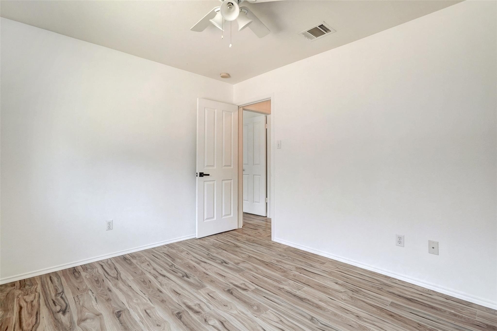 1305 Four Cabin Ct - Photo 32