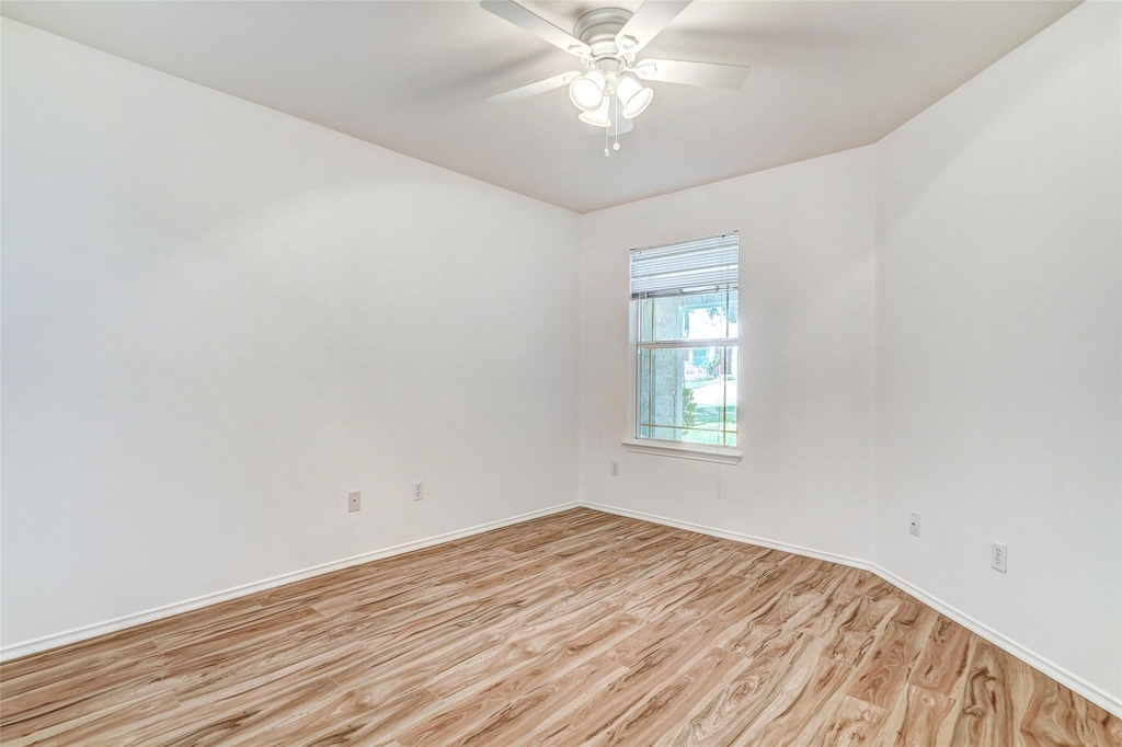 1305 Four Cabin Ct - Photo 33