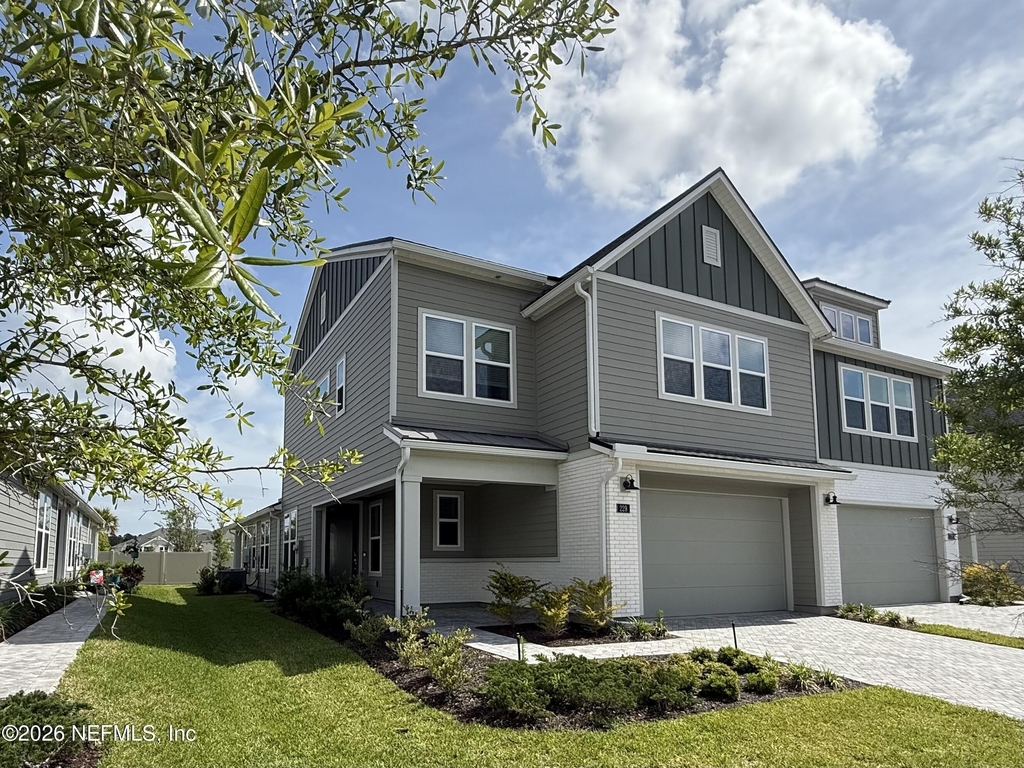 229 Cool Springs Avenue - Photo 1