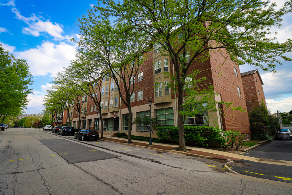 57 E Hattendorf Avenue - Photo 1