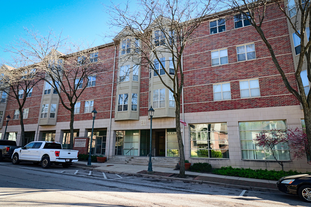 57 E Hattendorf Avenue - Photo 0