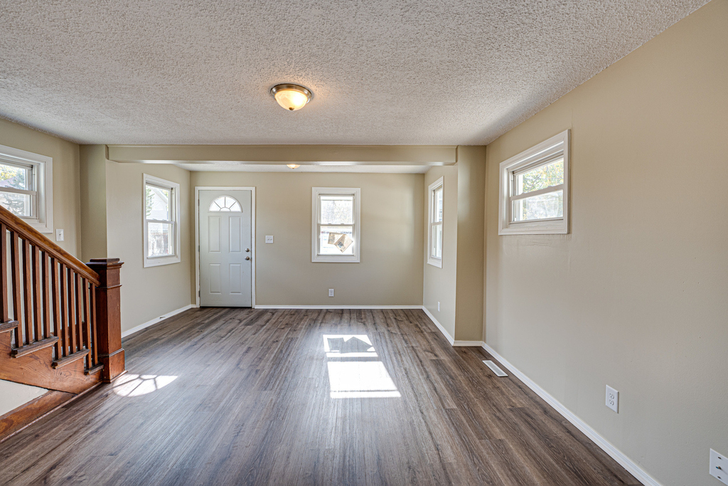 570 5th Avenue - Photo 4
