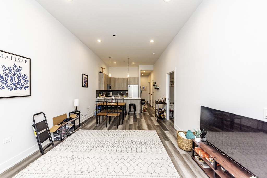 2317 N Clark Street - Photo 1