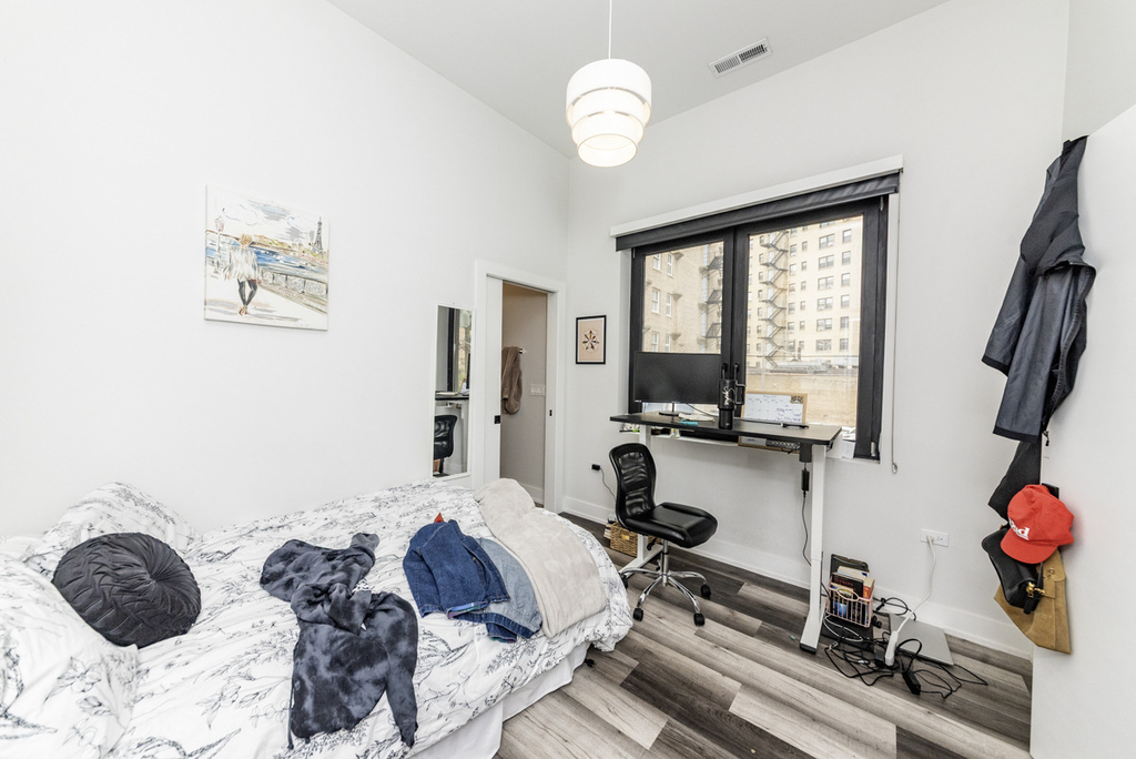 2317 N Clark Street - Photo 8