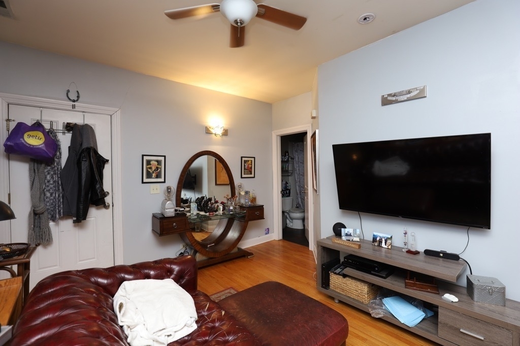 1738 W Altgeld Street - Photo 6